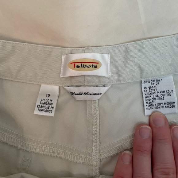 💙 Talbots Khaki Chino Short High Rise Size 16 - Picture 3 of 3